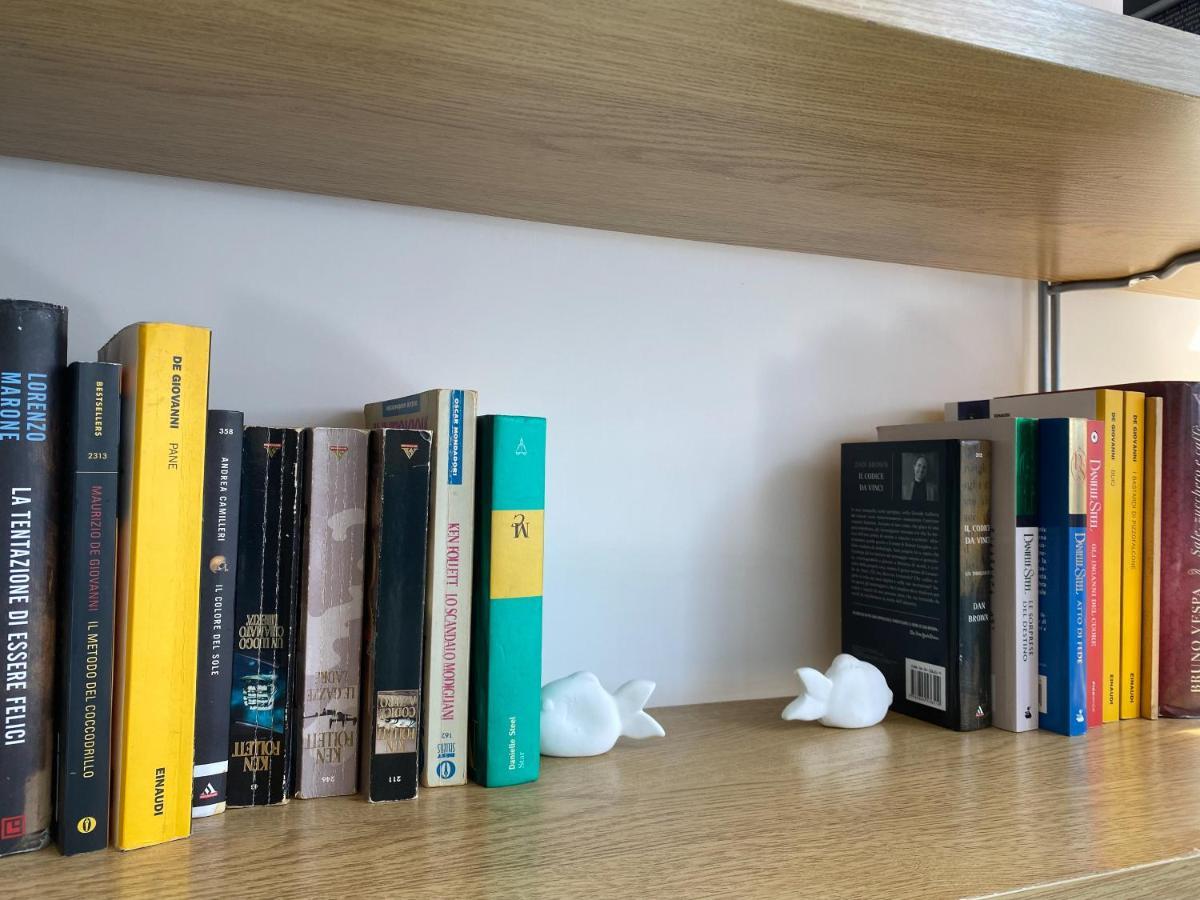 Le Casette Di Piazza Borsa Наполи Екстериор снимка